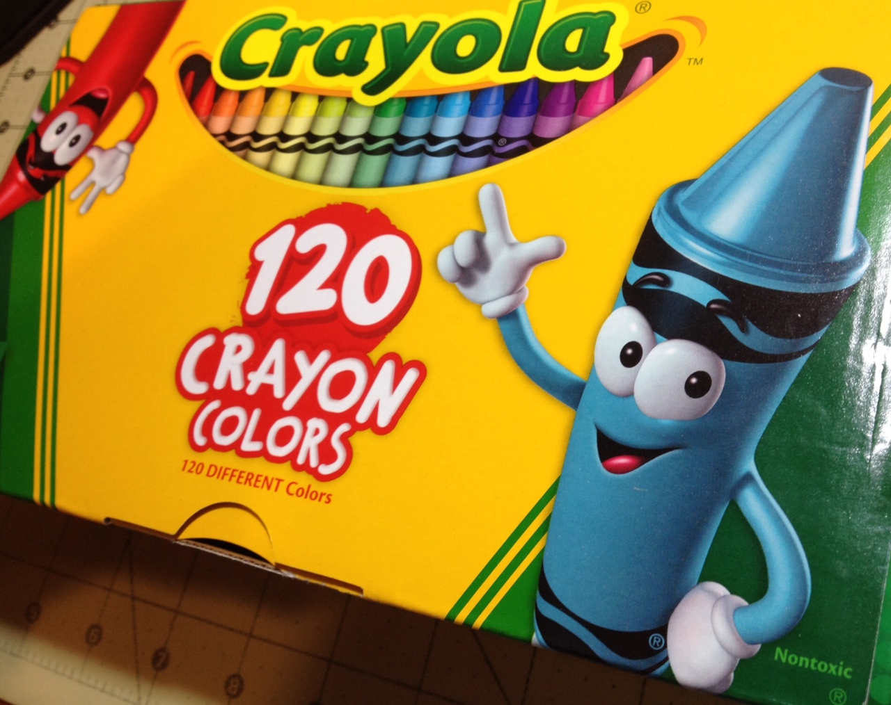 Review – Crayola Crayons (120 Crayon Box Part 1 – White, Pinks